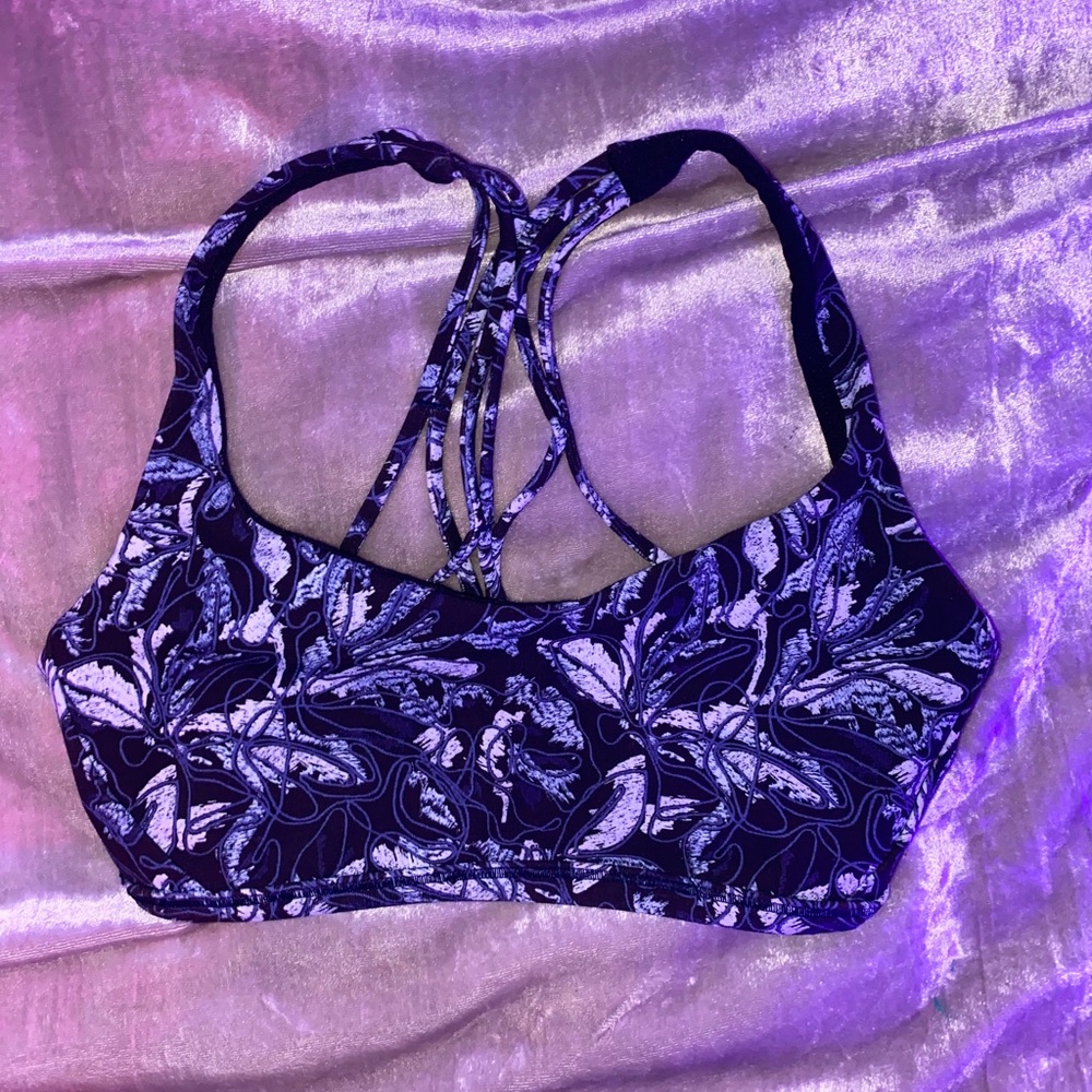Lululemon sports bra